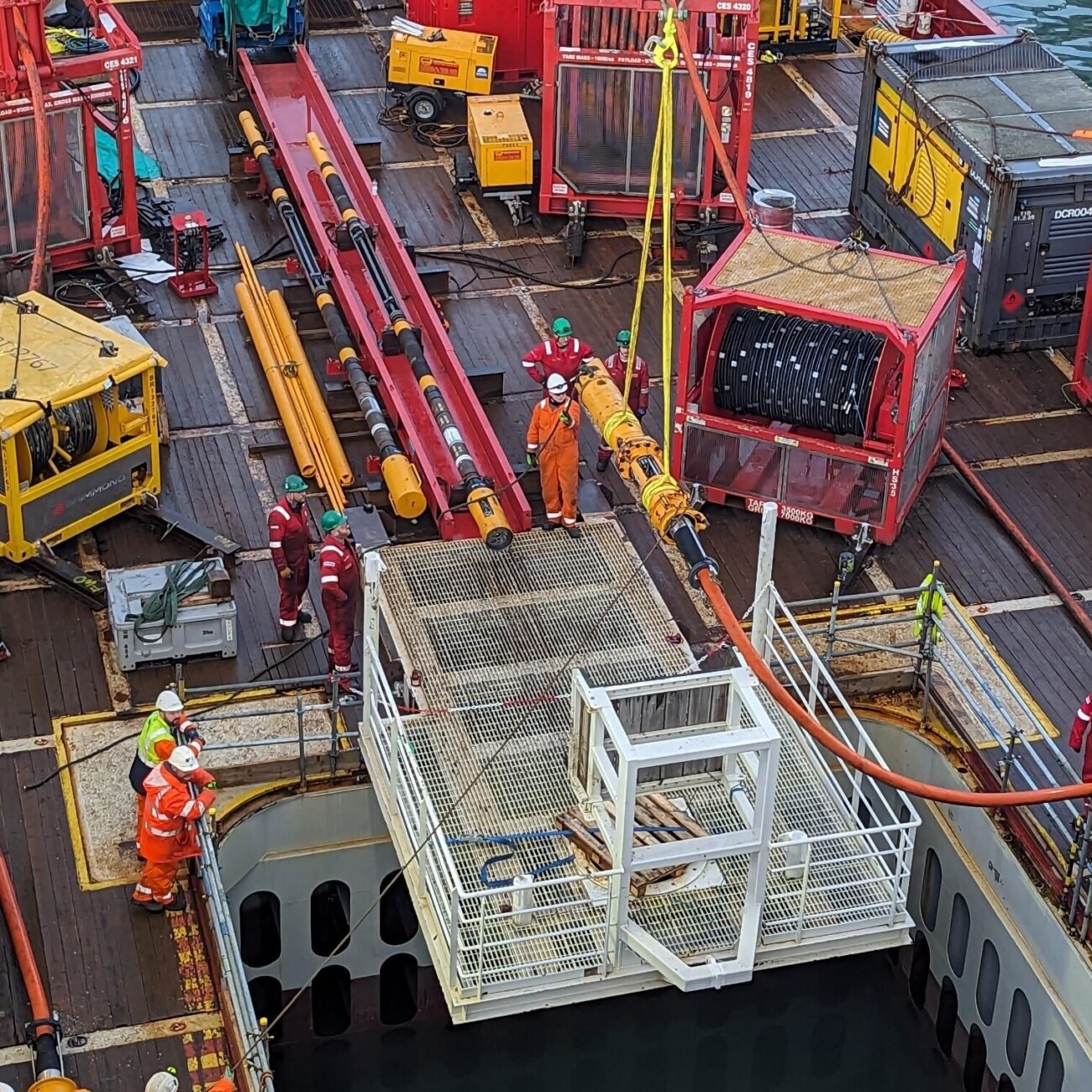 Subsea well abandonment tool aspect ratio 1 1