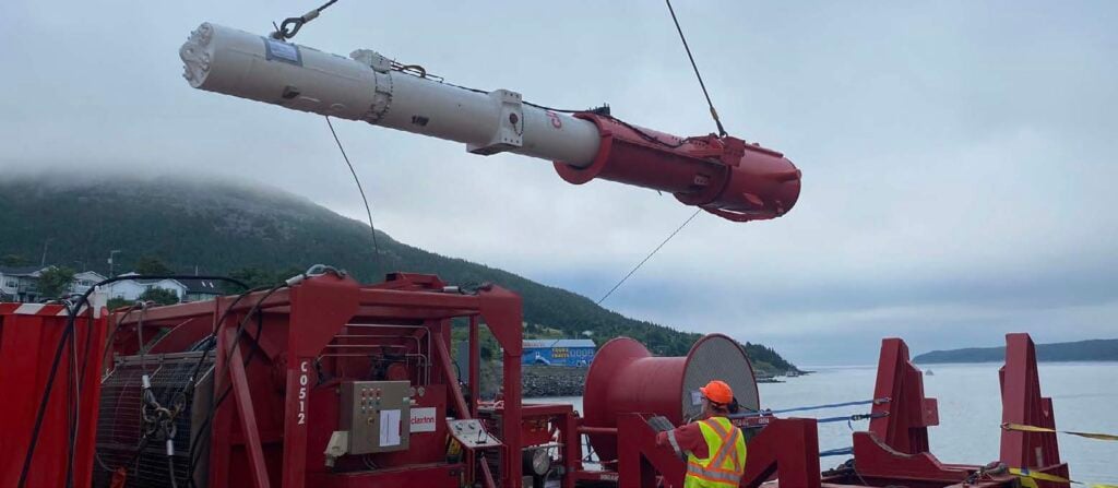 Hammer vessel lifting